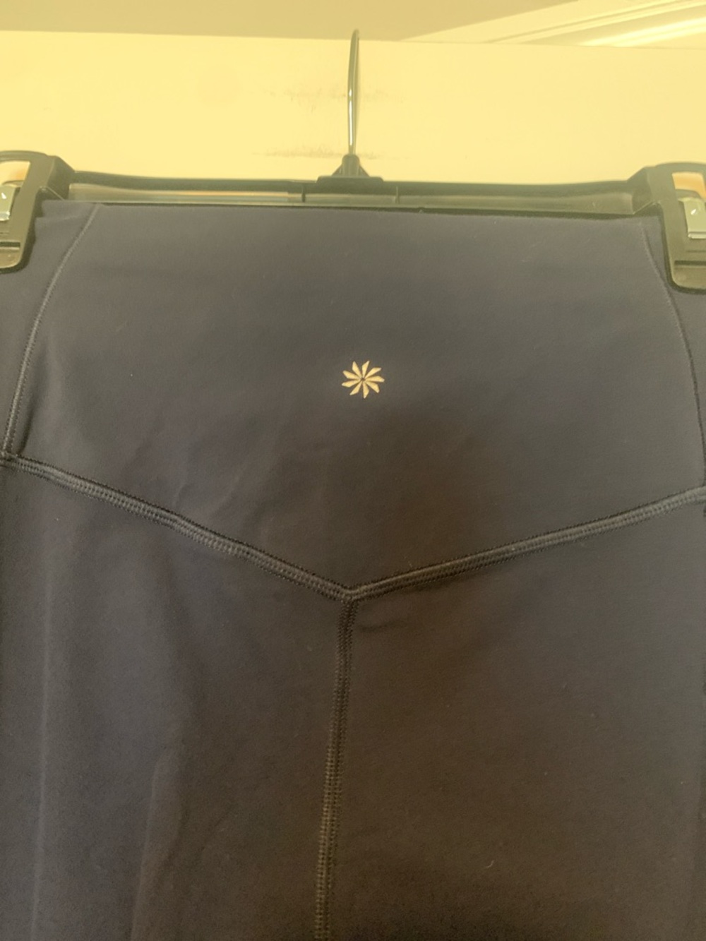 Athleta Navy Salutation Stash Tight, Sz L, 25in GUC, some wash wear - Picture 5 of 6